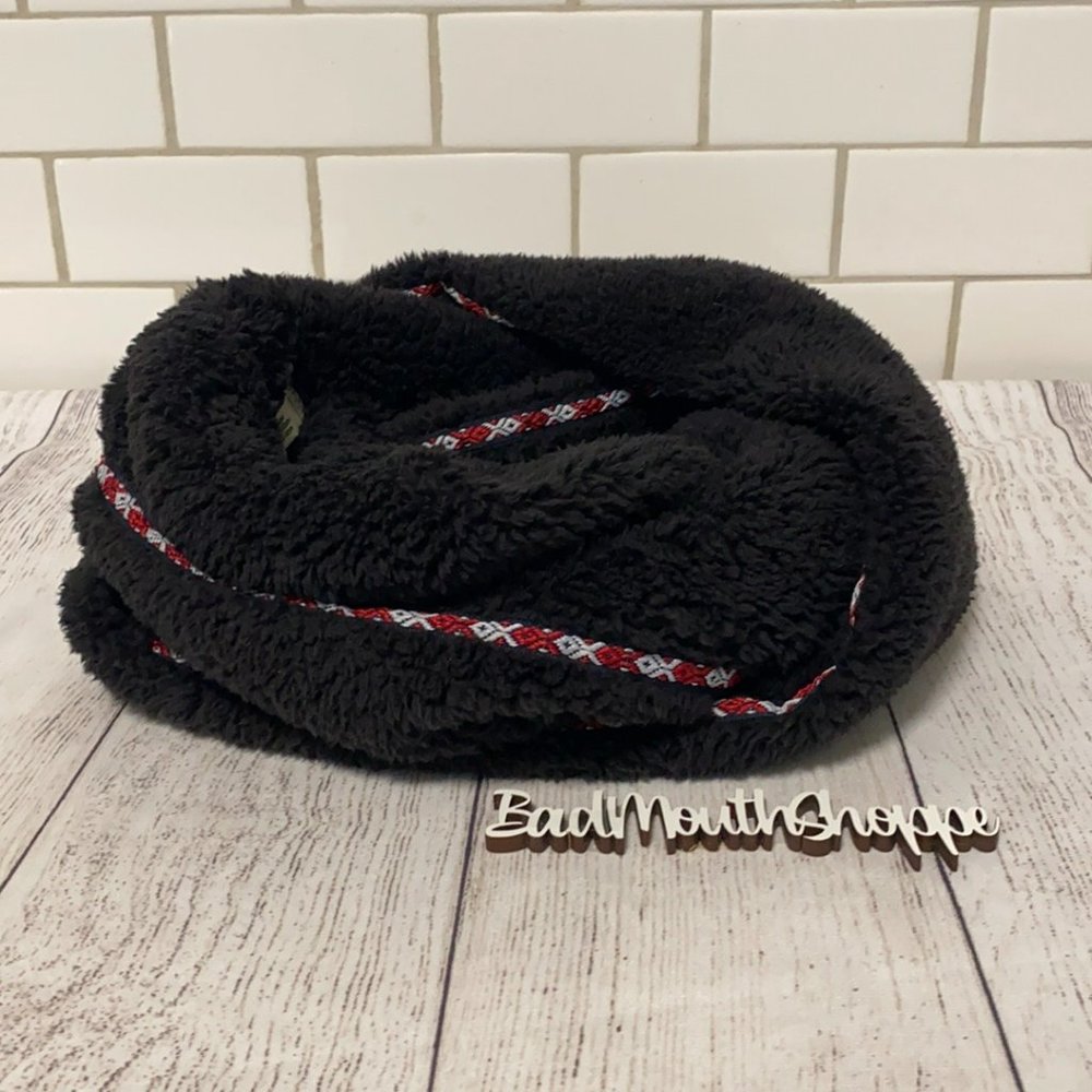 Quagga Accessories Soft Black Sherpa Fleece Infinity Scarf